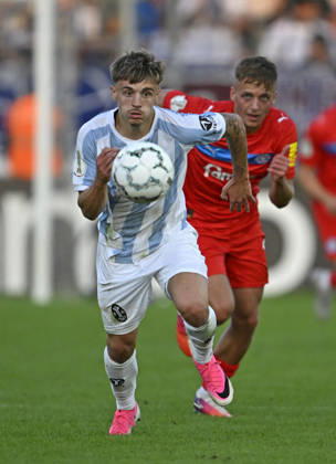 22.08.2026, Fussball DFB-Pokal 2026 27, 1.Runde, TSV 1860 München - Holstein Kiel, im Stadion an der Grünwalderstrasse in München, Mark Gevorgyan (1860 München) am Ball.