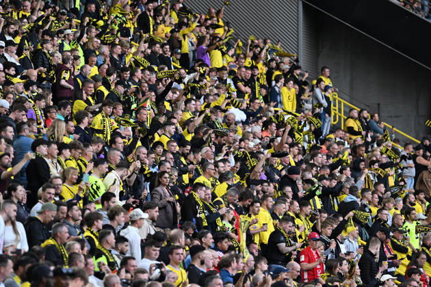 22.08.2026, xsltx, Fussball Franz Beckenbauer Supercup 2026, Borussia Dortmund - FC Bayern München v.l. Fans Borussia Dortmund, Stimmung, Schals, Ultras, Zuschauer, Besucher (DFL DFB REGULATIONS PROHIBIT ANY USE OF PHOTOGRAPHS as IMAGE SEQUENCES and or QUASI-VIDEO) Dortmund