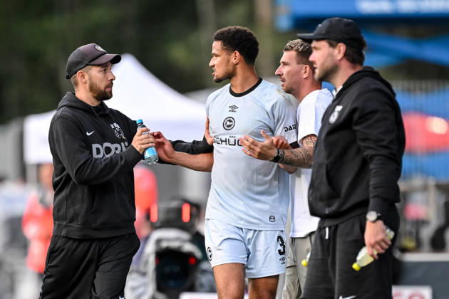 Joel Felix (Arminia Bielefeld) gestikuliert, gestik waehrend des DFB-Pokal 1 Runde Spiels zwichen SG Sonnenhof Grossaspach v Arminia Bielefeld, Wir machen Druck Arena am 22. August 2026 in Grossaspach, Deutschland. (Foto von Harry Langer DeFodi Images) +++ Joel Felix (Arminia Bielefeld) gestures during the DFB-Pokal 1 Runde match between SG Sonnenhof Grossaspach v Arminia Bielefeld at Wir machen Druck Arena on August 22, 2026 in Grossaspach, Germany. (Photo by Harry Langer DeFodi Images) (Photo by Harry Langer DeFodi Images) DFB DFL REGULATIONS PROHIBIT ANY USE OF PHOTOGRAPHS AS IMAGE SEQUENCES AND OR QUASI-VIDEO. -