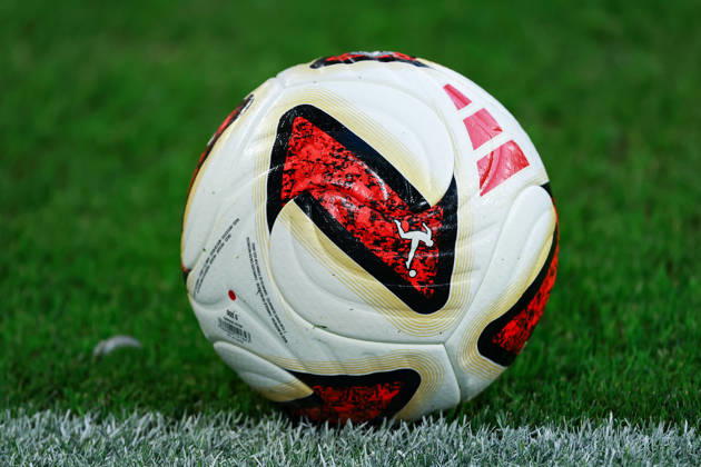 Franz Beckenbauer Supercup 2026 - Borussia Dortmund - FC Bayern München am 22.08.2026 im Signal Iduna Park in Dortmund. Spielball von Adidas mit Logo.