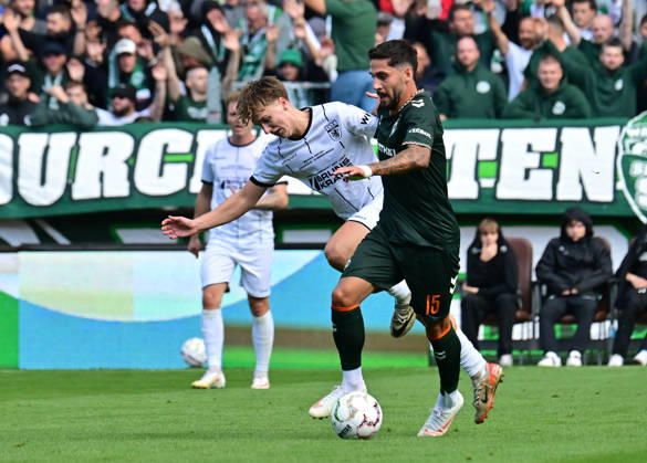 22.08.2026,GER Fußball, Männer,DFB Pokal, 1.Runde Saison 2026 2027, Hamburg, Lüneburger SK vs Werder Bremen Nevio Scheuer (Lüneburg 18) versucht sich gegen Ludovit Reis (Werder 15) durchzusetzen DFB DFL regulations prohibit any use of photographs as image sequences and or quasi-video) Hamburg Millerntorstadion Hamburg Deutschland Copyright: xnordphotoxGmbH xWitkex