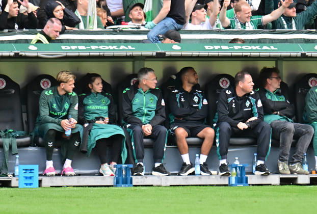 22.08.2026,GER Fußball, Männer,DFB Pokal, 1.Runde Saison 2026 2027, Hamburg, Lüneburger SK vs Werder Bremen Niclas Füllkrug (Werder 10) nach der Auswechslung auf der Bank DFB DFL regulations prohibit any use of photographs as image sequences and or quasi-video) Hamburg Millerntorstadion Hamburg Deutschland Copyright: xnordphotoxGmbH xWitkex