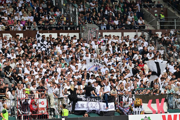 22.08.2026,GER Fußball, Männer,DFB Pokal, 1.Runde Saison 2026 2027, Hamburg, Lüneburger SK vs Werder Bremen Feature der Lüneburger Fanblock DFB DFL regulations prohibit any use of photographs as image sequences and or quasi-video) Hamburg Millerntorstadion Hamburg Deutschland Copyright: xnordphotoxGmbH xWitkex