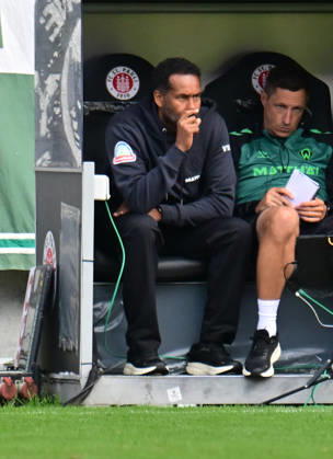22.08.2026,GER Fußball, Männer,DFB Pokal, 1.Runde Saison 2026 2027, Hamburg, Lüneburger SK vs Werder Bremen Trainer Daniel Thioune (Werder) DFB DFL regulations prohibit any use of photographs as image sequences and or quasi-video) Hamburg Millerntorstadion Hamburg Deutschland Copyright: xnordphotoxGmbH xWitkex