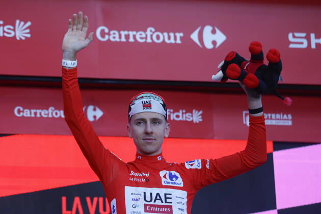 Slovene rider Tadej Pogacar (UAE Emirates) reacts at the podium after winning Tour of Spain s first stage, a 9.4 kilometers time trial in Monaco, 22 August 2026. First stage. Time trial in Monaco (9.4 km) !ACHTUNG: NUR REDAKTIONELLE NUTZUNG!  Copyright: xJavierxLizónx GRAF3330 20260822-55021204330_1