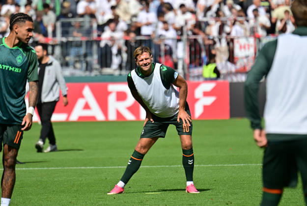 22.08.2026,GER Fußball, Männer,DFB Pokal, 1.Runde Saison 2026 2027, Hamburg, Lüneburger SK vs Werder Bremen Niclas Füllkrug (Werder 10) beim Aufwärmen DFB DFL regulations prohibit any use of photographs as image sequences and or quasi-video) Hamburg Millerntorstadion Hamburg Deutschland Copyright: xnordphotoxGmbH xWitkex