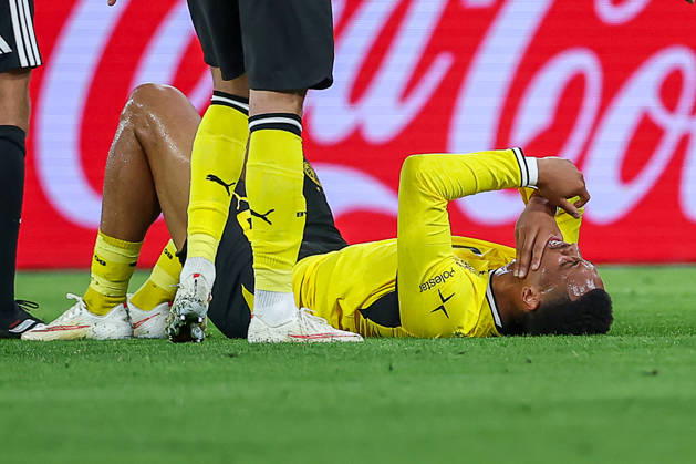 22.08.2026, Fußball, Borussia Dortmund - FC Bayern München, Signal Iduna Park, Saison 2026 2027: Felix Nmecha (BVB 08) liegt mit Schmerzen auf dem Spielfeld DFB regulations prohibit any use of photographs as image sequences and or quasi-video. Nordrhein-Westfalen Deutschland