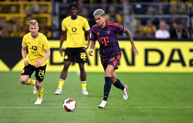 Fussball Supercup Saison 2026 2027 22.08.2026 Borussia Dortmund - FC Bayern Muenchen Luis Diaz (FC Bayern Muenchen)