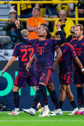 Supercup, Deutschland, Borussia Dortmund vs. FC Bayern München, 22.08.2026 im Signal Iduna Park Tor und Jubel zum 0:2 durch Michael Olise Jubel mit Harry Kane Joshua Kimmich Jonathan Tah Nathaniel Brown Aleksandar Pavlovic Copyright: xBahhoxKarax