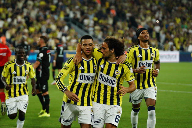 August 22, 2026, Kadikoy, Istanbul, Turkey: Mason Greenwood (C-L) and Matteo Guendouzi (C-R) of Fenerbahce celebrates after scores a goal during the Turkish Super League 2026 27 match between Fenerbahce and Konyaspor at the Chobani Stadium, Fenerbahce Sukru Saracoglu Sports Complex in Istanbul, Turkey, on August 22, 2026. Kadikoy Turkey - ZUMAu194 20260822_zip_u194_012 Copyright: xTolgaxUluturkx