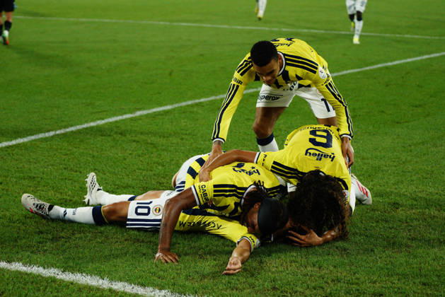August 22, 2026, Kadikoy, Istanbul, Turkey: Mason Greenwood (top ) and Fenerbahce players celebrates after scores a goal during the Turkish Super League 2026 27 match between Fenerbahce and Konyaspor at the Chobani Stadium, Fenerbahce Sukru Saracoglu Sports Complex in Istanbul, Turkey, on August 22, 2026. Kadikoy Turkey - ZUMAu194 20260822_zip_u194_017 Copyright: xTolgaxUluturkx