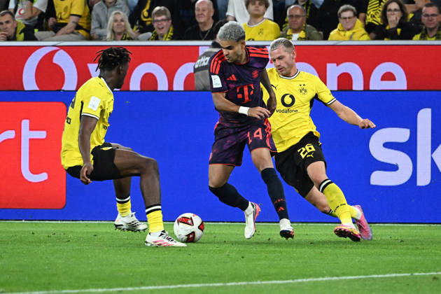 22.08.2026, xsltx, Fussball Franz Beckenbauer Supercup 2026, Borussia Dortmund - FC Bayern München v.l. Joane Gadou (Borussia Dortmund) Luis Diaz (FC Bayern Muenchen) Julian Ryerson (Borussia Dortmund) Zweikampf, Aktion, action, battle for the ball (DFL DFB REGULATIONS PROHIBIT ANY USE OF PHOTOGRAPHS as IMAGE SEQUENCES and or QUASI-VIDEO) Dortmund