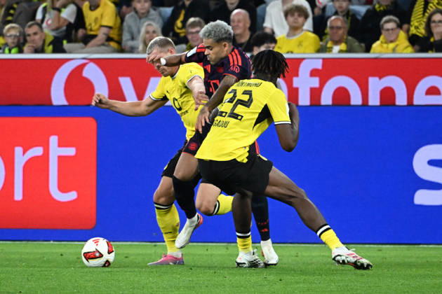 22.08.2026, xsltx, Fussball Franz Beckenbauer Supercup 2026, Borussia Dortmund - FC Bayern München v.l. Joane Gadou (Borussia Dortmund) Luis Diaz (FC Bayern Muenchen) Julian Ryerson (Borussia Dortmund) Zweikampf, Aktion, action, battle for the ball (DFL DFB REGULATIONS PROHIBIT ANY USE OF PHOTOGRAPHS as IMAGE SEQUENCES and or QUASI-VIDEO) Dortmund