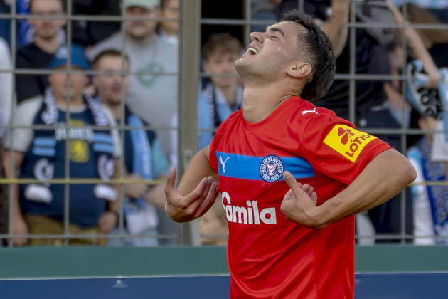 München, Deutschland 22. August 2026: DFB-Pokal - 2026 2027 - 1. Runde - TSV 1860 München gegen Holstein Kiel Im Bild: Torschütze Guillermo Balzi (Kiel) jubelt nach seinem Tor zum 0:2 DFB DFL regulations prohibit any use of photographs as image sequences and or quasi-video Grünwalder Stadion Bayern Copyright: xFotostandx xSchäferx