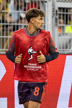Franz-Beckenbauer-Supercup 2026: Borussia Dortmund - FC Bayern München; 22.08.2026 Tom Bischof (FC Bayern München, 8) beim Aufwärmen. Franz-Beckenbauer-Supercup 2026: Borussia Dortmund - FC Bayern München; Signal Iduna Park, Dortmund; 22.08.2026 Copyright: xBEAUTIFULxSPORTS Buriakovx