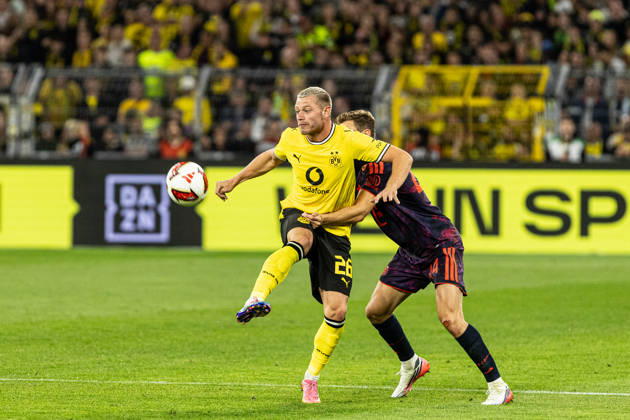 Franz-Beckenbauer-Supercup 2026: Borussia Dortmund - FC Bayern München; 22.08.2026 Julian Ryerson (Borussia Dortmund, 26), Josip Stanisic (FC Bayern München, 44) Franz-Beckenbauer-Supercup 2026: Borussia Dortmund - FC Bayern München; Signal Iduna Park, Dortmund; 22.08.2026 Copyright: xBEAUTIFULxSPORTS Buriakovx