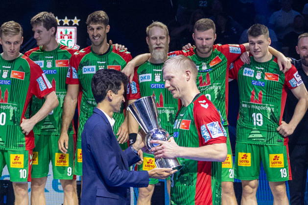 Cup ceremony, Magnus Saugstrup (SC Magdeburg, 23), Jubel, Celebration, Freude, Emotion, Feier, SC Magdeburg vs. Füchse Berlin, Handball, HBL, REXEL SUPER CUP, 2026, 22.08.2026 Munich SAP Garden Germany Copyright: xPFA BjörnxKeckerx
