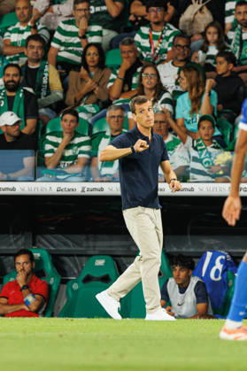 Sergio Ferreira head coach Of Fc Alverca seen during Betclic League game between teams of Sporting CP and FC Alverca (Luis Loureiro Ball Raw Images) Lisboa Estadio Jose Alvalade Portugal Copyright: xLuisxLoureirox LuisloureiroSCPAlverca-8283