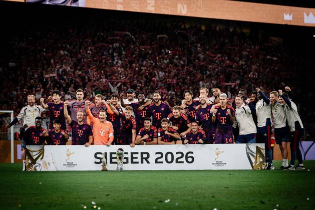 Siegerfoto Mannschaft Bayern München mit Pokal, Borussia Dortmund vs. FC Bayern Muenchen, Fussball, Franz Beckenbauer Supercup, 22.08.2026 DFB regulations prohibit any use of photographs as image sequences and or quasi-video Dortmund Nordrhein-Westfalen Deutschland