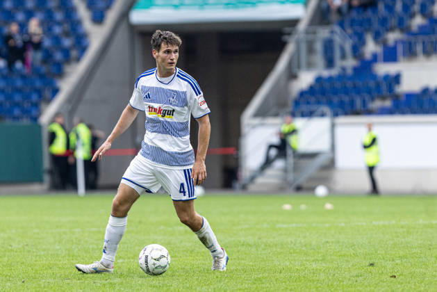 DFB-Pokal, 2026 2027, 1. Runde: MSV Duisburg - SV 07 Elversberg; 22.08.2026 Martin Ens (MSV Duisburg, 4) DFB-Pokal, 2026 2027, 1. Runde: MSV Duisburg - SV 07 Elversberg; Schauinsland-Reisen-Arena, Duisburg; 22.08.2026 DFB regulations prohibit any use of photographs as image sequences and or quasi video. Copyright: xBEAUTIFULxSPORTS Buriakovx