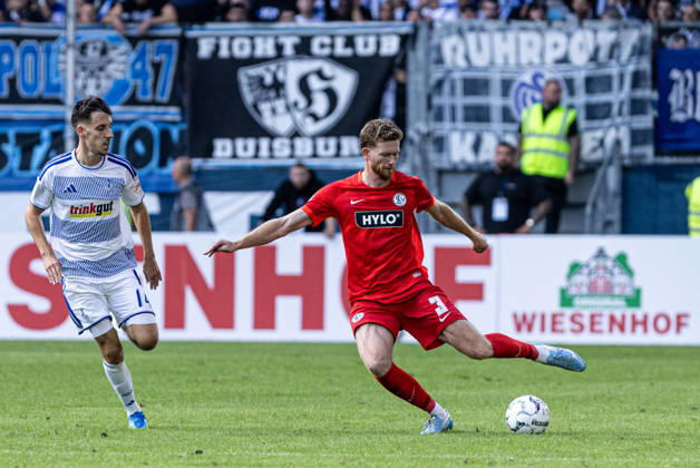 DFB-Pokal, 2026 2027, 1. Runde: MSV Duisburg - SV 07 Elversberg; 22.08.2026 Florian Le Joncour (SV 07 Elversberg, 3), Conor Noß (MSV Duisburg, 14) DFB-Pokal, 2026 2027, 1. Runde: MSV Duisburg - SV 07 Elversberg; Schauinsland-Reisen-Arena, Duisburg; 22.08.2026 DFB regulations prohibit any use of photographs as image sequences and or quasi video. Copyright: xBEAUTIFULxSPORTS Buriakovx