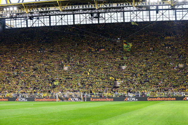 Franz Beckenbauer Supercup 2026 - Borussia Dortmund - FC Bayern München am 22.08.2026 im Signal Iduna Park in Dortmund Die Borussia Dortmund Fans auf der Südtribüne Suedtribuene mit einer Schalparade