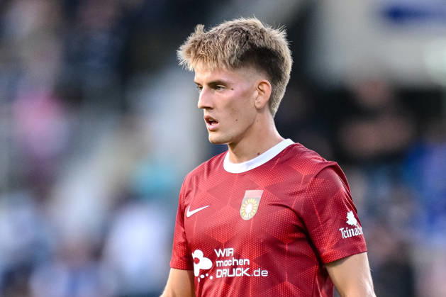 Lukas Stopel (SG Sonnenhof Grossaspach) Schaut waehrend des DFB-Pokal 1 Runde Spiels zwichen SG Sonnenhof Grossaspach v Arminia Bielefeld, Wir machen Druck Arena am 22. August 2026 in Grossaspach, Deutschland. (Foto von Harry Langer DeFodi Images) +++ Lukas Stopel (SG Sonnenhof Grossaspach) Looks on during the DFB-Pokal 1 Runde match between SG Sonnenhof Grossaspach v Arminia Bielefeld at Wir machen Druck Arena on August 22, 2026 in Grossaspach, Germany. (Photo by Harry Langer DeFodi Images) (Photo by Harry Langer DeFodi Images) DFB DFL REGULATIONS PROHIBIT ANY USE OF PHOTOGRAPHS AS IMAGE SEQUENCES AND OR QUASI-VIDEO. -
