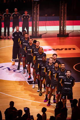 Basketball Hamburg 22.08.2026 Turkish Airlines Supercup 2026 Finale Deutschland (GER) - Kroatien (CRO) Nationalhymne Barclays Arena Hamburg Sportstätte David Krämer (Deutschland, No.44) Kraemer Kramer Johannes Thiemann (Deutschland, No.32) Kostja Mushidi (Deutschland, No.29) Malte Delow (Deutschland, No.20) Kay Patrick Bruhnke (Deutschland, No.19) Dennis Schröder Schroeder (Deutschland, No.17) Schröder Schroder Louis Olinde (Deutschland, No.16) Nelson Weidemann (Deutschland, No.11) Daniel Theis (Deutschland, No.10) Tristan Da Silva (Deutschland, No.05) Maodo Lo (Deutschland, No.04) Oscar da Silva (Deutschland, No.01) Isaac Bonga (Deutschland, No.00) Isaiah Hartenstein