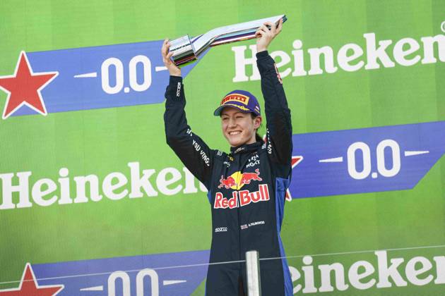 F1 - DUTCH GRAND PRIX 2026 PALMOWSKI Alisha (uk), Campos racing supported by Red Bull racing, Tatuus F4-T421, portrait celebrating his victory during the Formula 1 Dutch Grand Prix 2026, 12th round of the 2026 Formula One World Championship, WM, Weltmeisterschaft from July 21 to 23, 2026 on the Circuit Zandvoort, in Zandvoort, Netherlands - ZandvoortNetherlands  Copyright: xXavixBonillax