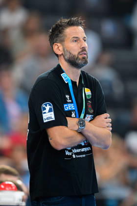 Muenchen: HBL Super Cup 2026 - SC Magdeburg - Fuechse Berlin Trainer Bennet Wiegert (Magdeburg) Muenchen SAP Garden Bayern Deutschland