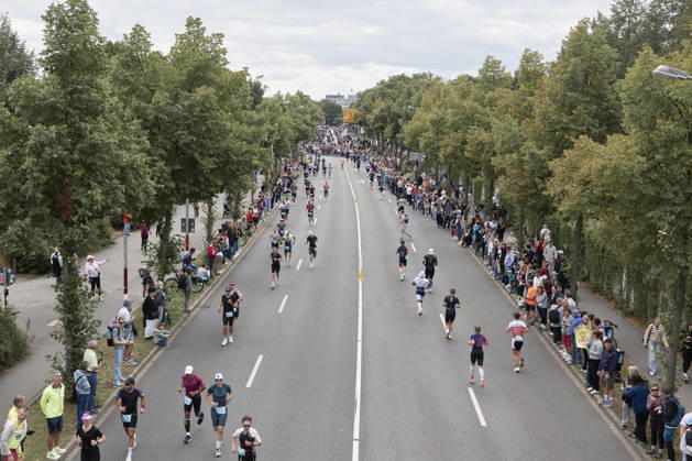 IRONMAN 70.3 Leipzig 2026: Laufsegment, Am Sportforum Athletinnen und Athleten beim IRONMAN 70.3 Leipzig am 23. August 2026 während beim Laufen. Der Wettkampf über die Halbdistanz umfasst 1,9 Kilometer Schwimmen, 90 Kilometer Radfahren und 21,1 Kilometer Laufen und ist Teil der internationalen IRONMAN-70.3-Serie.