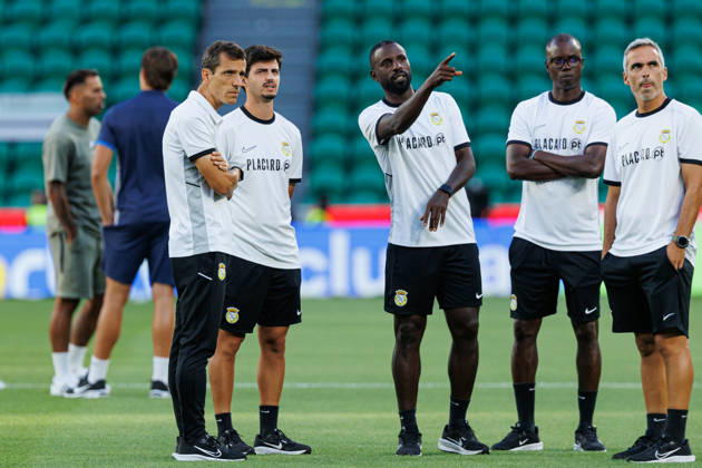Sergio Ferreira head coach Of Fc Alverca seen during Betclic League game between teams of Sporting CP and FC Alverca (Luis Loureiro Ball Raw Images) Lisboa Estadio Jose Alvalade Portugal Copyright: xLuisxLoureirox LuisloureiroSCPAlverca1-7173