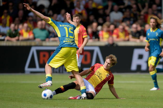 2026-08-23 Go Ahead Eagles v ADO Den Haag - VriendenLoterij Eredivisie DEVENTER, NETHERLANDS - AUGUST 23: (L-R) Milan Hokke of ADO Den Haag, Oskar Siira Sivertsen of Go Ahead Eagles. during the VriendenLoterij Eredivisie match between Go Ahead Eagles and ADO Den Haag at De Adelaarshorst on August 23, 2026 in Deventer, Netherlands. Deventer De Adelaarshorst Netherlands Content not available for redistribution in The Netherlands directly or indirectly through any third parties. Copyright: xDennisxBresserx