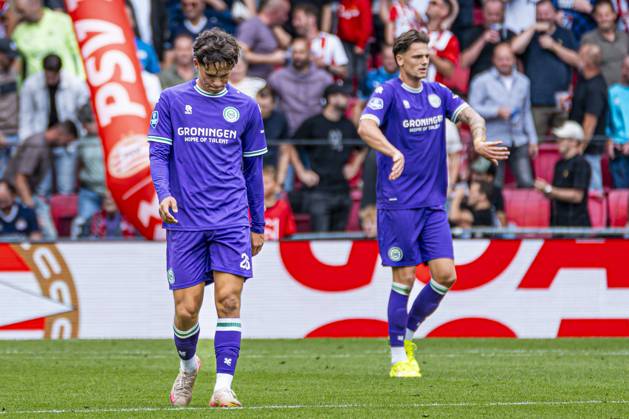 EINDHOVEN - Thom van Bergen of FC Groningen after his team s second goal conceded during the Eredivisie match between PSV Eindhoven and FC Groningen at the Philips Stadium on August 23, 2026, in Eindhoven, the Netherlands. KEVIN SENDERS ANP Eredivisie 2026 27 xVIxANPxSportx xMarcelxterxBalsxIVx 566101445 originalFilename: 566101445