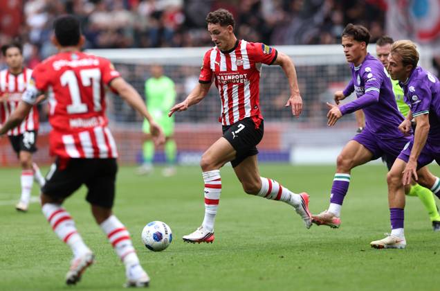 EINDHOVEN - PSV Eindhoven aanvaller Ruben van Bommel tijdens de Vriendenloterij eredivisie wedstrijd tussen PSV en FC Groningen in Philips stadion op 23 augustus 2026 in Eindhoven , Nederland. -