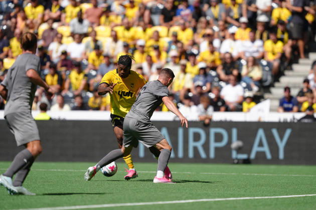 Bern, Switzerland - August 23: Samuel Essende (99 YB) against Denis Simani (6 VAD) during the Brack Super League match between BSC Young Boys and FC Vaduz at Stadion Wankdorf on August 23, 2026 in Bern, Switzerland. Copyright: xKjetilxWaberx xSPPx Sportspressphoto_SPR213461