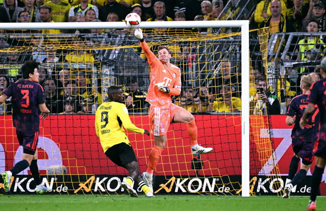 Dortmund, Germany, 1. Bundesliga, Supercup, Signal Iduna Park Dortmund, Bor. Dortmund vs FC Bayern München 1:2; Manuel Neuer (FCB), Serhou Guirassy (BVB). Action