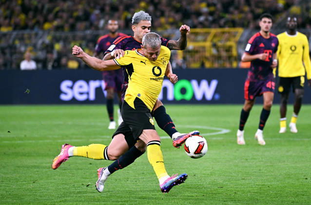Dortmund, Germany, 1. Bundesliga, Supercup, Signal Iduna Park Dortmund, Bor. Dortmund vs FC Bayern München 1:2; Julian Ryerson (BVB), Luis Diaz (FCB). Action