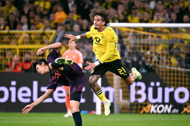 Dortmund, Germany, 1. Bundesliga, Supercup, Signal Iduna Park Dortmund, Bor. Dortmund vs FC Bayern München 1:2; Fabio Silva (BVB), Minjae Kim (FCB). Action
