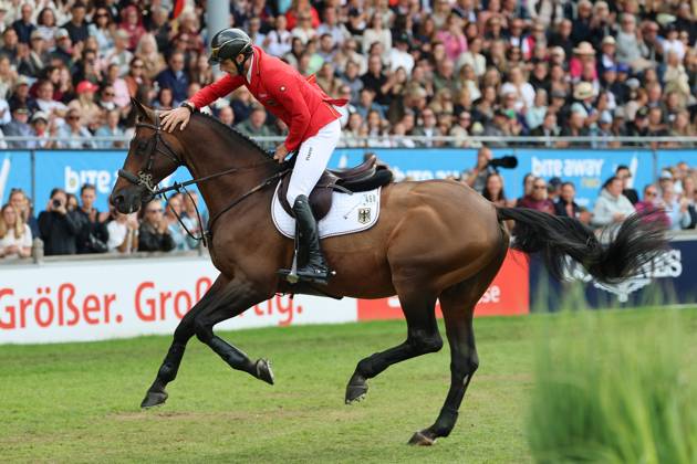 Richard Vogel (GER, Deutschland) mit Pferd Unites Touch S, aktueller Europameister und Sieger des Rolex Grand Prix von Aachen 2026 (CHIO Aachen), Frust, Enttäuschung, Springen, FEI Jumping World Championship, WM, Weltmeisterschaft , FEI Jumping World Championship, Competition Individual Final, Longines-Prize, Longines-Preis, Finale Einzelwertung, Jumping , AACHEN - FEI World Championships 2026, Weltfest des Pferdesports, Reitsport Weltmeisterschaft 2026, Aachen 2026, Welcome Home 2026, Aachener Soers, 11. bis 23. August 2026, Reitsport, 23.08.2026, Aachen Aachener Soers Deutschland