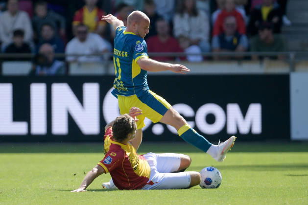 2026-08-23 Go Ahead Eagles v ADO Den Haag - VriendenLoterij Eredivisie DEVENTER, NETHERLANDS - AUGUST 23: (L-R) Evert Linthorst of Go Ahead Eagles, Evan Rottier of ADO Den Haag during the VriendenLoterij Eredivisie match between Go Ahead Eagles and ADO Den Haag at De Adelaarshorst on August 23, 2026 in Deventer, Netherlands. Deventer De Adelaarshorst Netherlands Content not available for redistribution in The Netherlands directly or indirectly through any third parties. Copyright: xDennisxBresserx