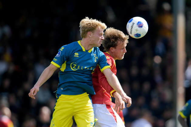 2026-08-23 Go Ahead Eagles v ADO Den Haag - VriendenLoterij Eredivisie DEVENTER, NETHERLANDS - AUGUST 23: (L-R) Jan Zamburek of ADO Den Haag, Melle Meulensteen of Go Ahead Eagles. during the VriendenLoterij Eredivisie match between Go Ahead Eagles and ADO Den Haag at De Adelaarshorst on August 23, 2026 in Deventer, Netherlands. Deventer De Adelaarshorst Netherlands Content not available for redistribution in The Netherlands directly or indirectly through any third parties. Copyright: xDennisxBresserx
