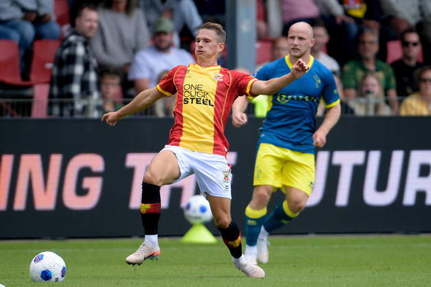 2026-08-23 Go Ahead Eagles v ADO Den Haag - VriendenLoterij Eredivisie DEVENTER, NETHERLANDS - AUGUST 23: (L-R) Mathis Suray of Go Ahead Eagles, Evan Rottier of ADO Den Haag during the VriendenLoterij Eredivisie match between Go Ahead Eagles and ADO Den Haag at De Adelaarshorst on August 23, 2026 in Deventer, Netherlands. Deventer De Adelaarshorst Netherlands Content not available for redistribution in The Netherlands directly or indirectly through any third parties. Copyright: xDennisxBresserx