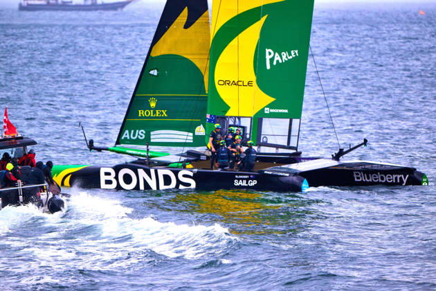 GER, Sail GP, Rockwool Germany Sail Grand Prix, Sassnitz, 22.-23.08.2026, Deutschland, Samstag, 23.08.2026, Renntag 2, BONDS FLYING ROOS - Sail GP Team - Australia; Driver - Tom Slingsby, gewinnt das Finale Rennen, GER, Sail GP, Rockwool Germany Sail Grand Prix, Sassnitz, 22.-23.08.2026, Deutschland, Samstag, 23.08.2026, Renntag 2, Copyright: xClaudiusxRauchx