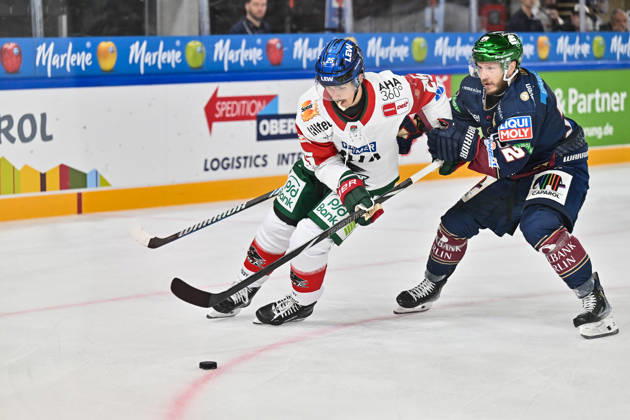 Dolomitencup 2026; Eisbären Berlin - Augsburger Panther; 23.08.2026 NEUMARKT, ITALY - 23. AUGUST: im Duell Christian HANKE (Augsburger Panther 25) und Eric MIC (Eisbären Berlin 12) während dem Testspiel zwischen den Eisbären Berlin und den Augsburger Panthern beim Dolomitencup in der Würth Arena Neumarkt Copyright: xBEAUTIFULxSPORTS Goldbergx