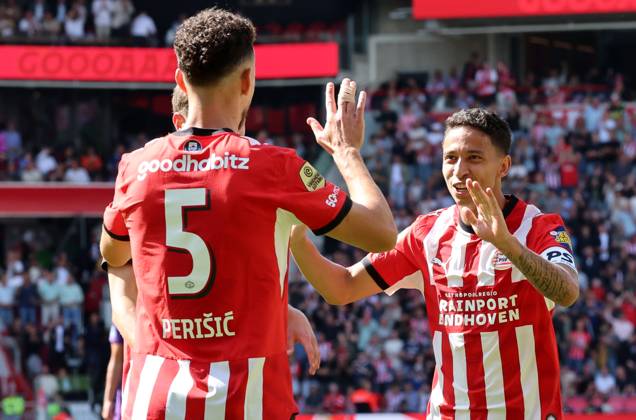 EINDHOVEN - PSV Eindhoven aanvaller Ivan Perisic heeft gescoord tijdens de Vriendenloterij eredivisie wedstrijd tussen PSV en FC Groningen in Philips stadion op 23 augustus 2026 in Eindhoven , Nederland. -