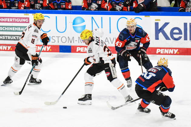 Nuernberg Ice Tigers vs. Loewen Frankfurt, Eishockey, Deutsche Eishockey Liga, Penny DEL, Vorbereitungsspiel, Gaeuboden Cup, Saison 2026 2027 am 23.08.2026 Matej Leden (Loewen Frankfurt), Eishockey Herren, Deutsche Eishockey Liga, Penny DEL, Vorbereitungsspiel, Gaeuboden Cup, Saison 2026 2027 am 23.08.2026 im Eisstadion am Pulverturm, Nuernberg Ice Tigers (blau) gegen Loewen Frankfurt (weiss)