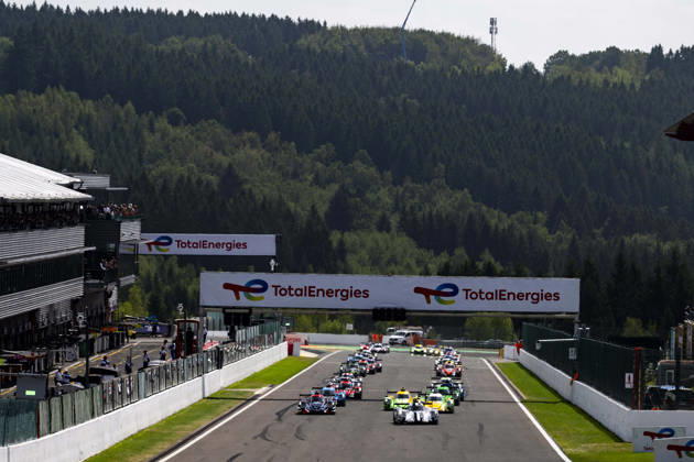 AUTO - ELMS - 4 HOURS OF SPA-FRANCORCHAMPS 2026 18 CHADWICK Jamie (gbr), RINICELLA Valerio (ita), HORR Laurents (ger), IDEC Oreca 07 - Gibson, LMP2, action, 22 PEEBLES Griffin (aus), SAUCY Grégoire (sui), HANLEY Benjamin (gbr), United Autosports, Oreca 07 - Gibson, LMP2, action, start of the race during the 4 Hours of Spa-Francorchamps, 4th round of the 2026 European Le Mans Series on the Circuit de Spa-Francorchamps from August 21 to 23, 2026 in Stavelot, Belgium - StavelotBelgium  Copyright: xFabrizioxBoldonix