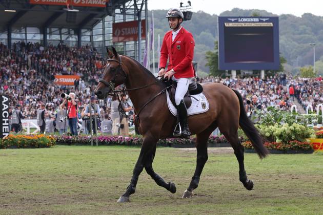 Richard Vogel (GER, Deutschland) mit Pferd United Touch S, aktueller Europameister und Sieger des Rolex Grand Prix von Aachen 2026 (CHIO Aachen), FEI Jumping World Championship, WM, Weltmeisterschaft Third Competition Individual Final LONGINES-Prize, Longines-Preis, Parcourbesichtigung, Springen, Enttäuschung, Fehler, Jumping, AACHEN - FEI World Championships 2026, Finale Weltfest des Pferdesports, Reitsport Weltmeisterschaft 2026, Aachen 2026, Welcome Home 2026, Aachener Soers, 11. bis 23. August 2026, Reitsport, 23.08.2026, Aachen Aachener Soers Deutschland