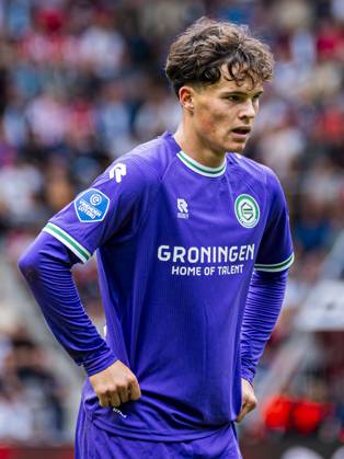 EINDHOVEN - Thom van Bergen of FC Groningen during the Eredivisie match between PSV Eindhoven and FC Groningen at the Philips Stadium on August 23, 2026 in Eindhoven, the Netherlands. KEVIN SENDERS ANP Eredivisie 2026 27 xVIxANPxSportx xMarcelxterxBalsxIVx 566111673 originalFilename: 566111673
